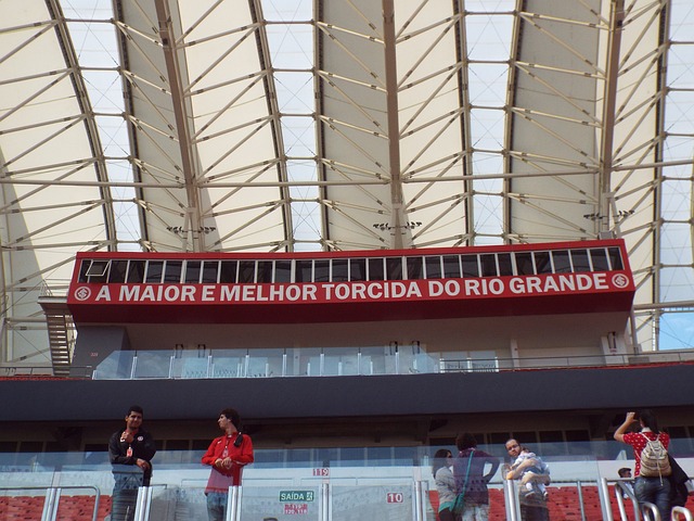 沃克曾在接 沃克曾在接